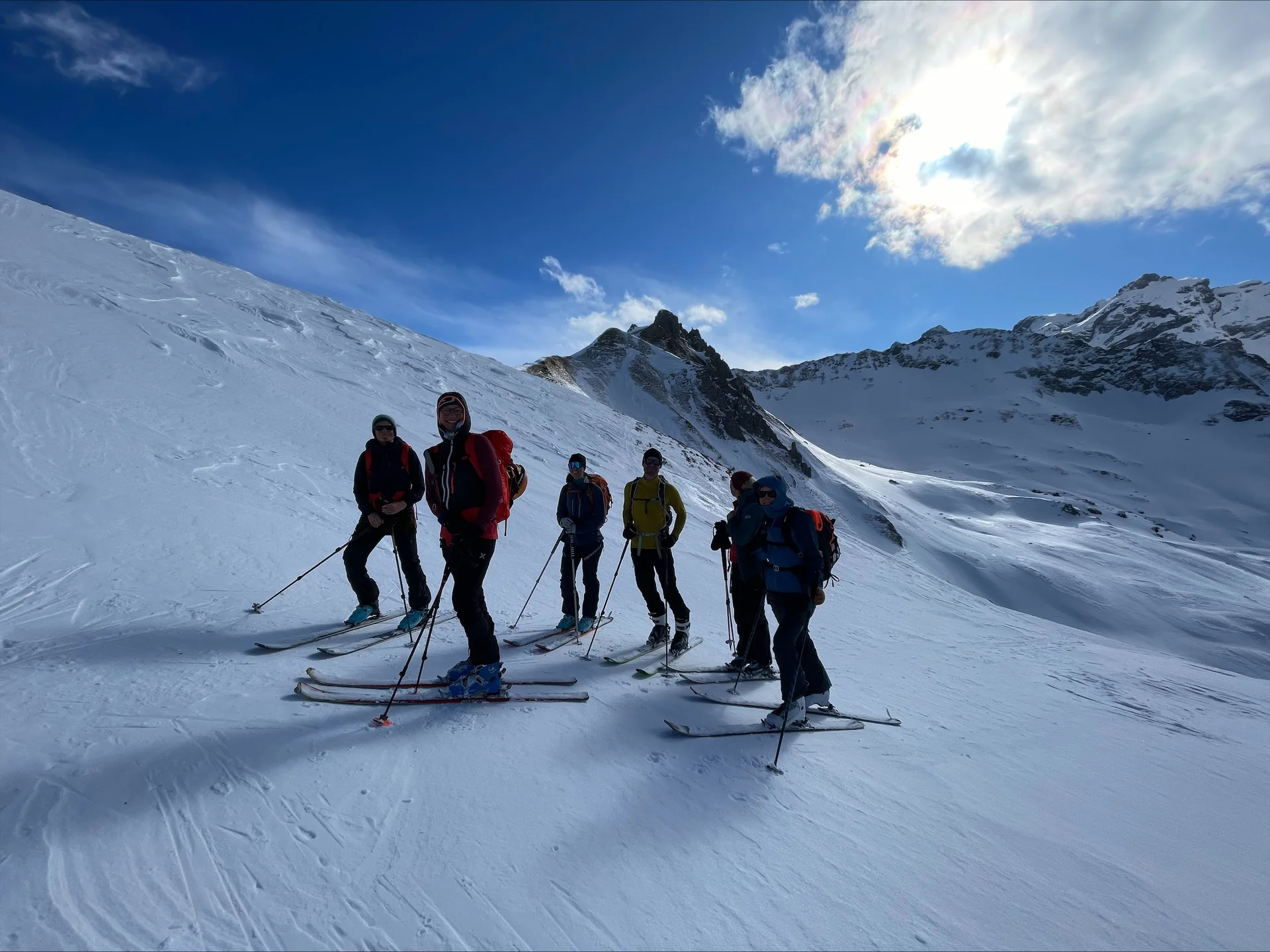 Kurze Trink- und Fotopause vor dem Wilden Mann | © Laura Tassone